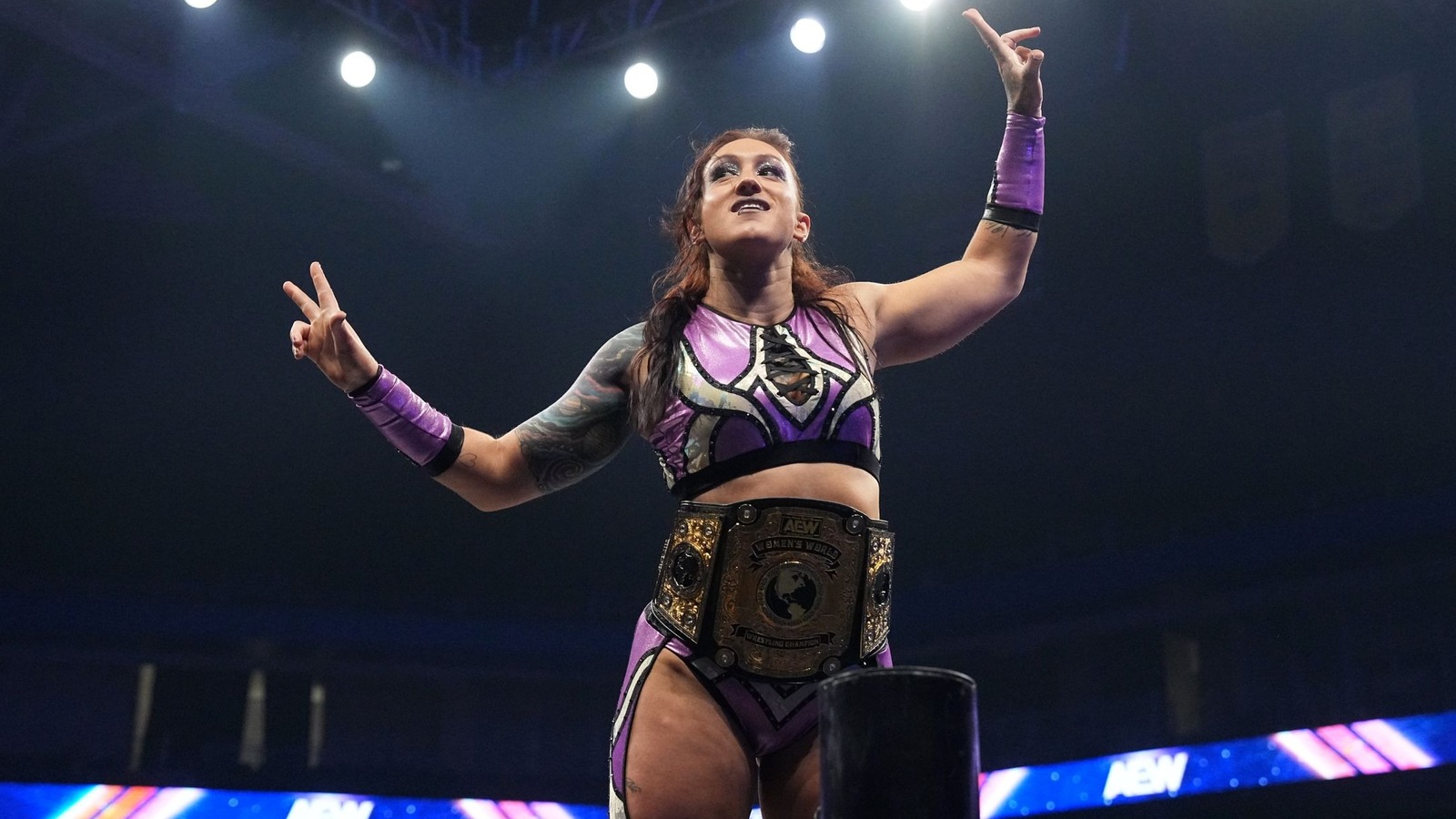 Kris Statlander confrontado por su compañero campeón luego de la victoria de AEW WrestleDream