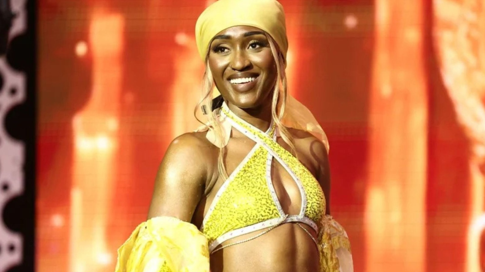 La reina Aminata dice que se lastimó la rodilla 'un poco' a medida que la ausencia en el ring de AEW se acerca a un mes