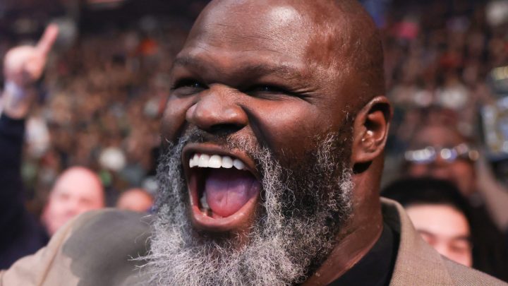 Mark Henry explica por qué WWE cambió el cinturón de título de ECW