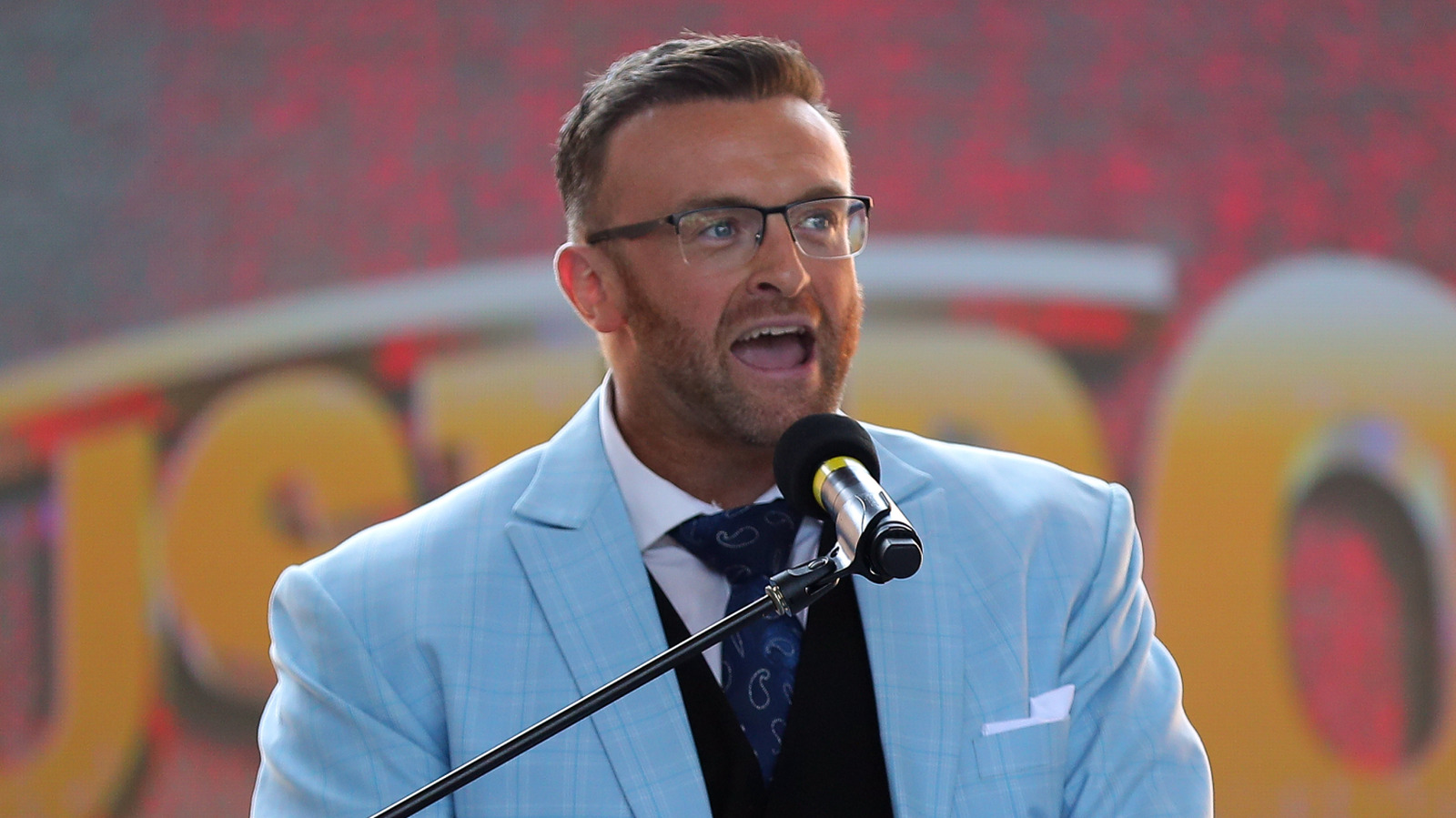 Miembro lesionado de Bloodline regresa a WWE SmackDown en Perth