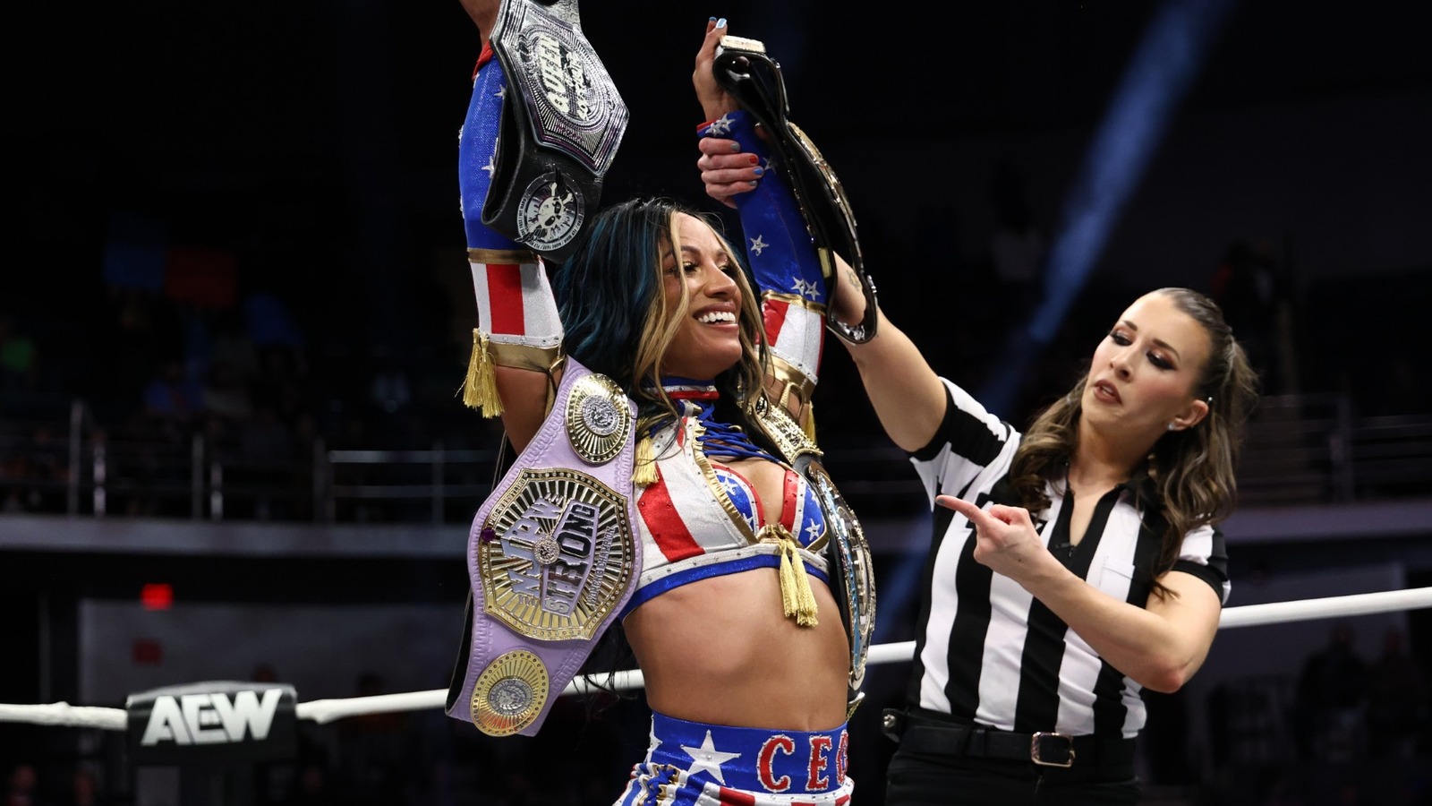 Noticias entre bastidores sobre cómo el Mercedes Mone de AEW se combina con promociones para ganar sus cinturones