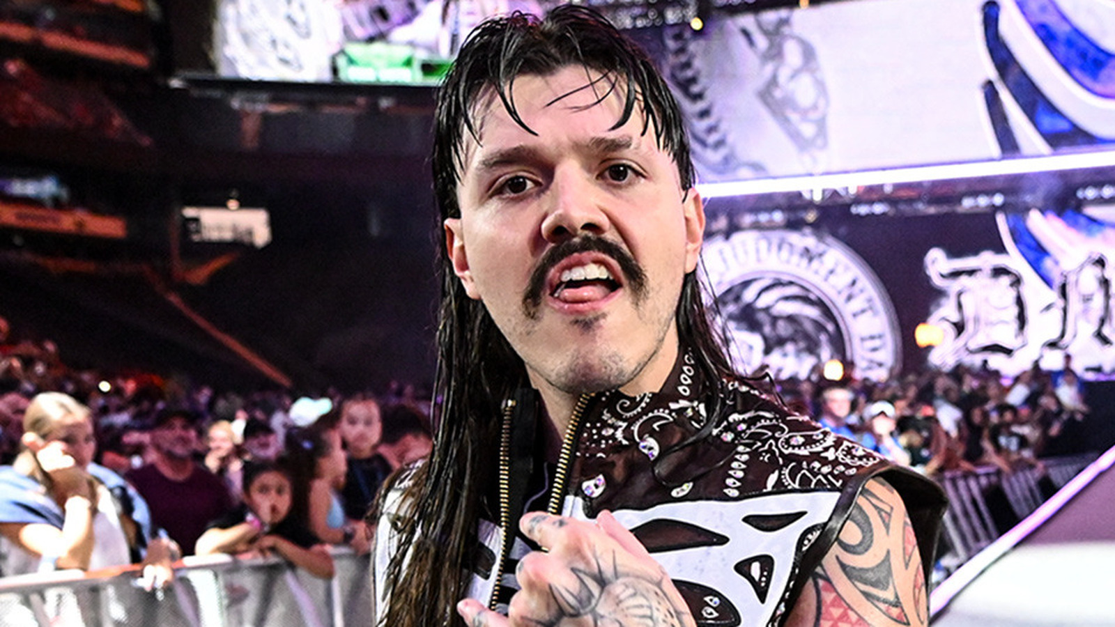 Resultados WWE Raw 13/10 – Dominik Mysterio Defiende El Título IC, Bayley & Lyra Valkyria Vs. El día del juicio