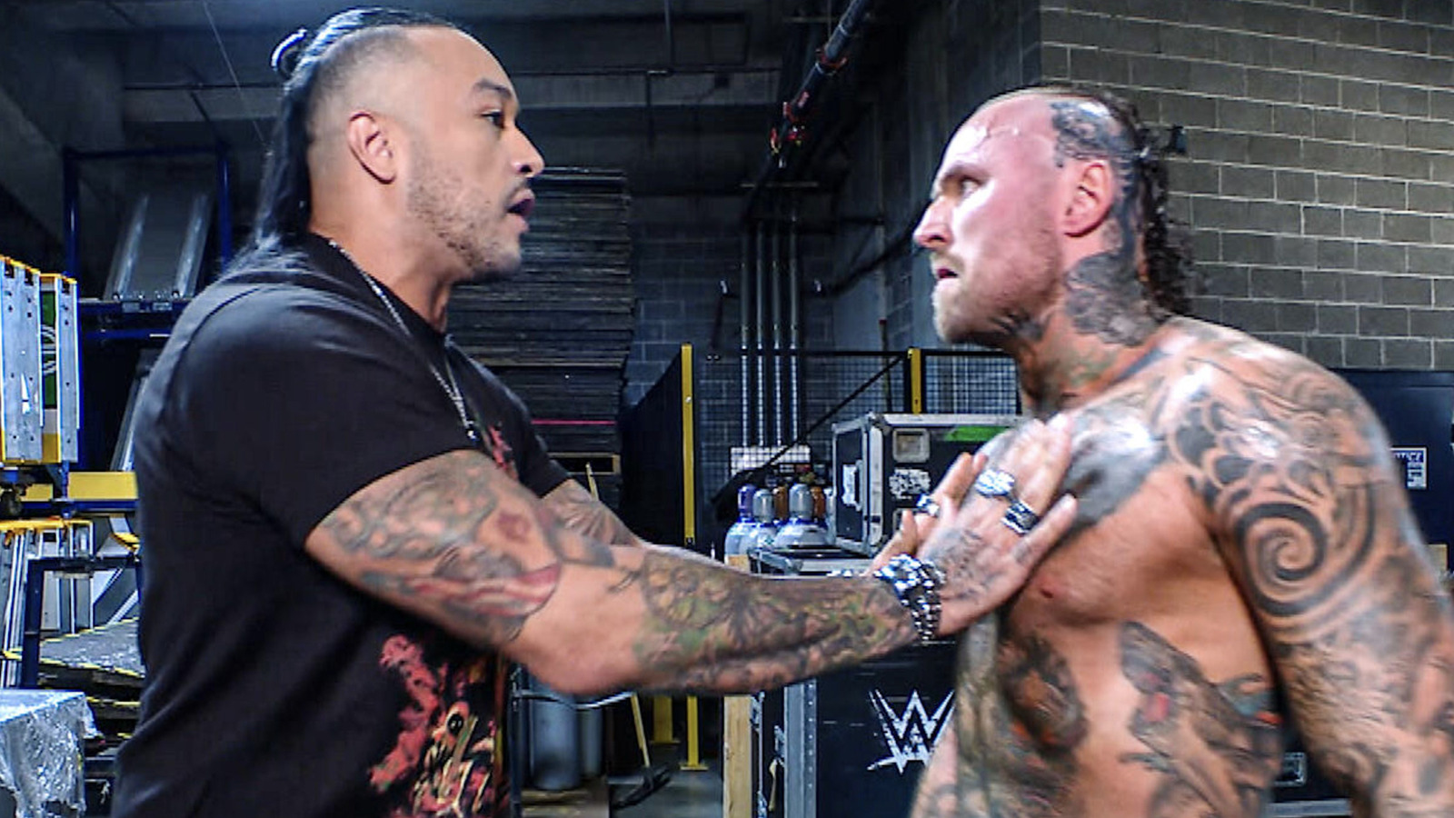 Resultados de WWE SmackDown 10/10: lucha del último hombre en pie, campeonato en parejas de la WWE en juego y más