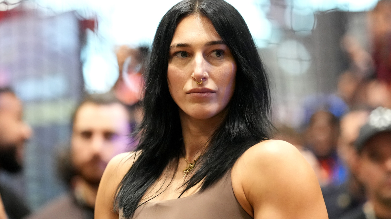 Rhea Ripley se rompe la nariz en el evento en vivo de WWE Japón y bromea al respecto en las redes sociales