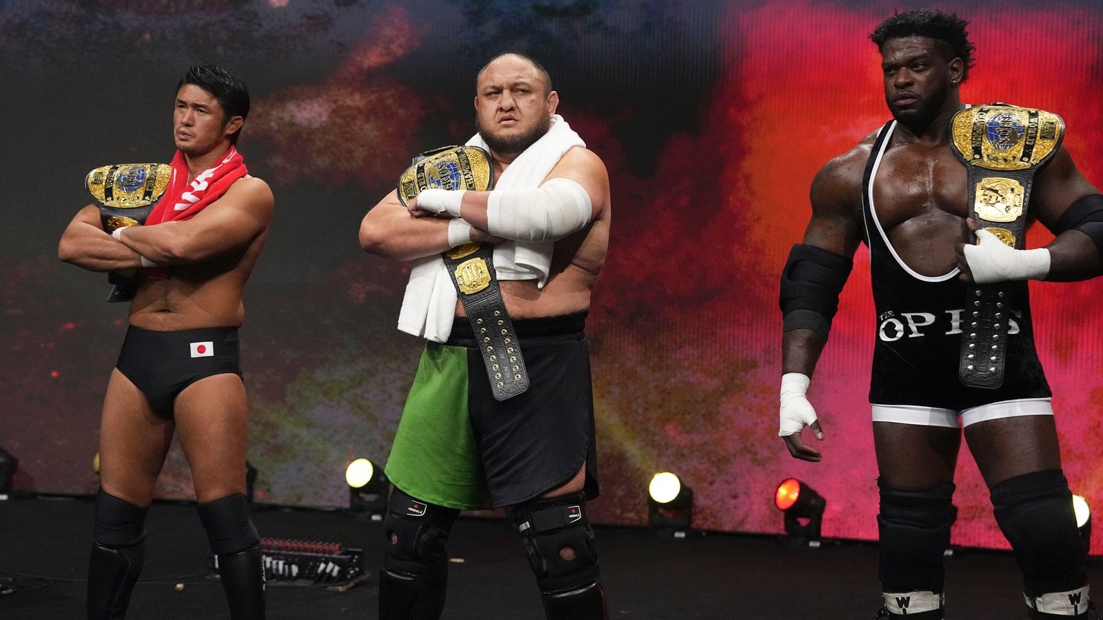 Ricochet ayuda a los Opps a retener los títulos de AEW Trios por Hurt Syndicate