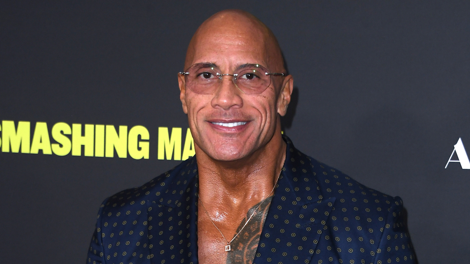 The Rock de WWE revela una lesión que sufrió mientras filmaba la próxima película biográfica de MMA