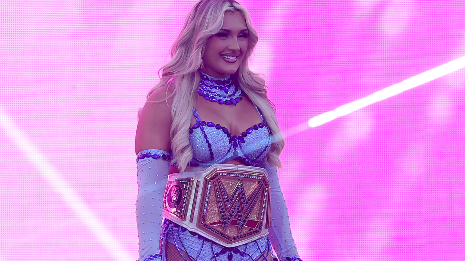 Tiffany Stratton traicionada por Ally en WWE SmackDown, lucha por el título femenino programada para SNME
