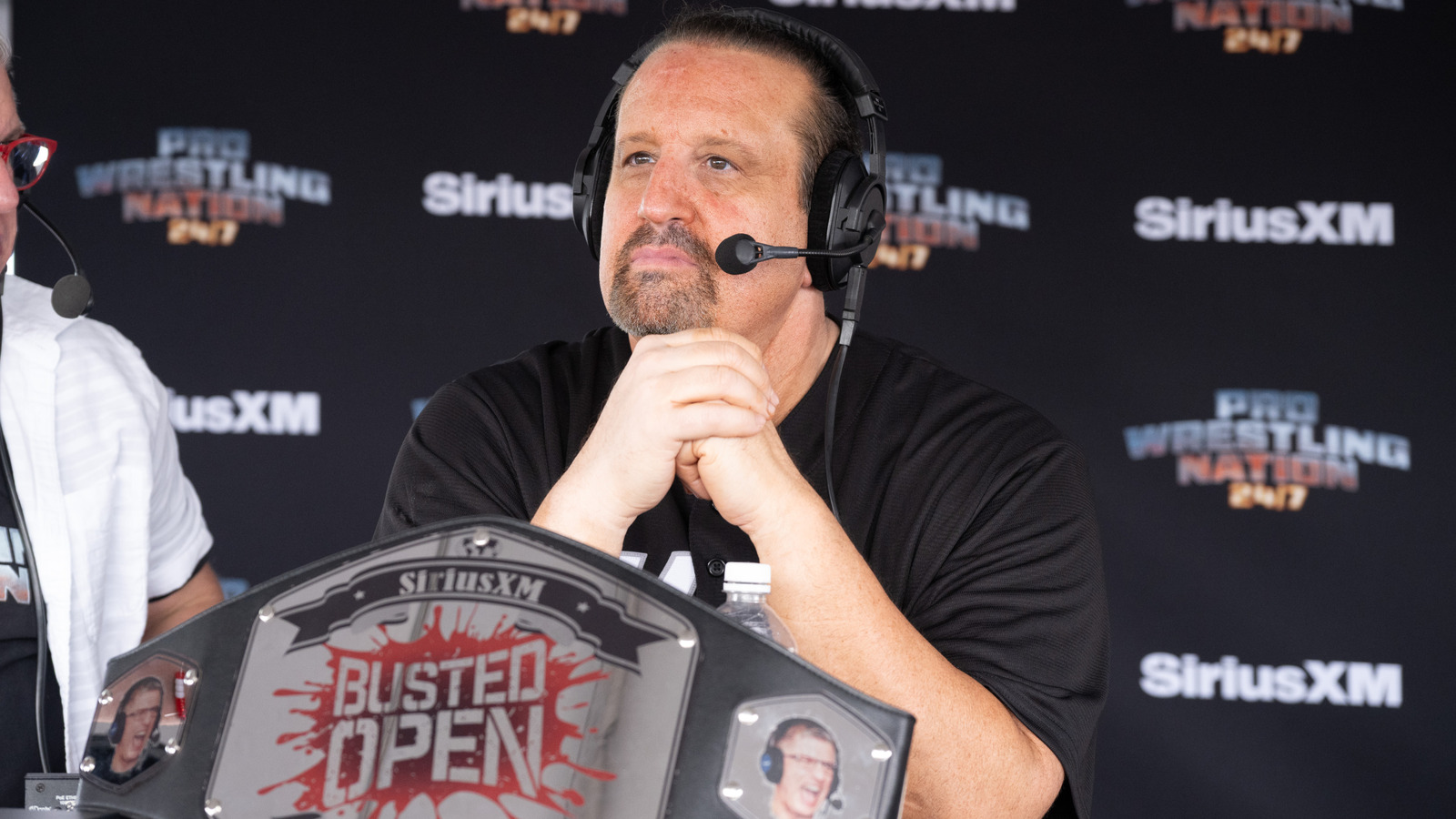 Tommy Dreamer reacciona ante la victoria de los Hardys sobre los títulos en parejas de WWE NXT