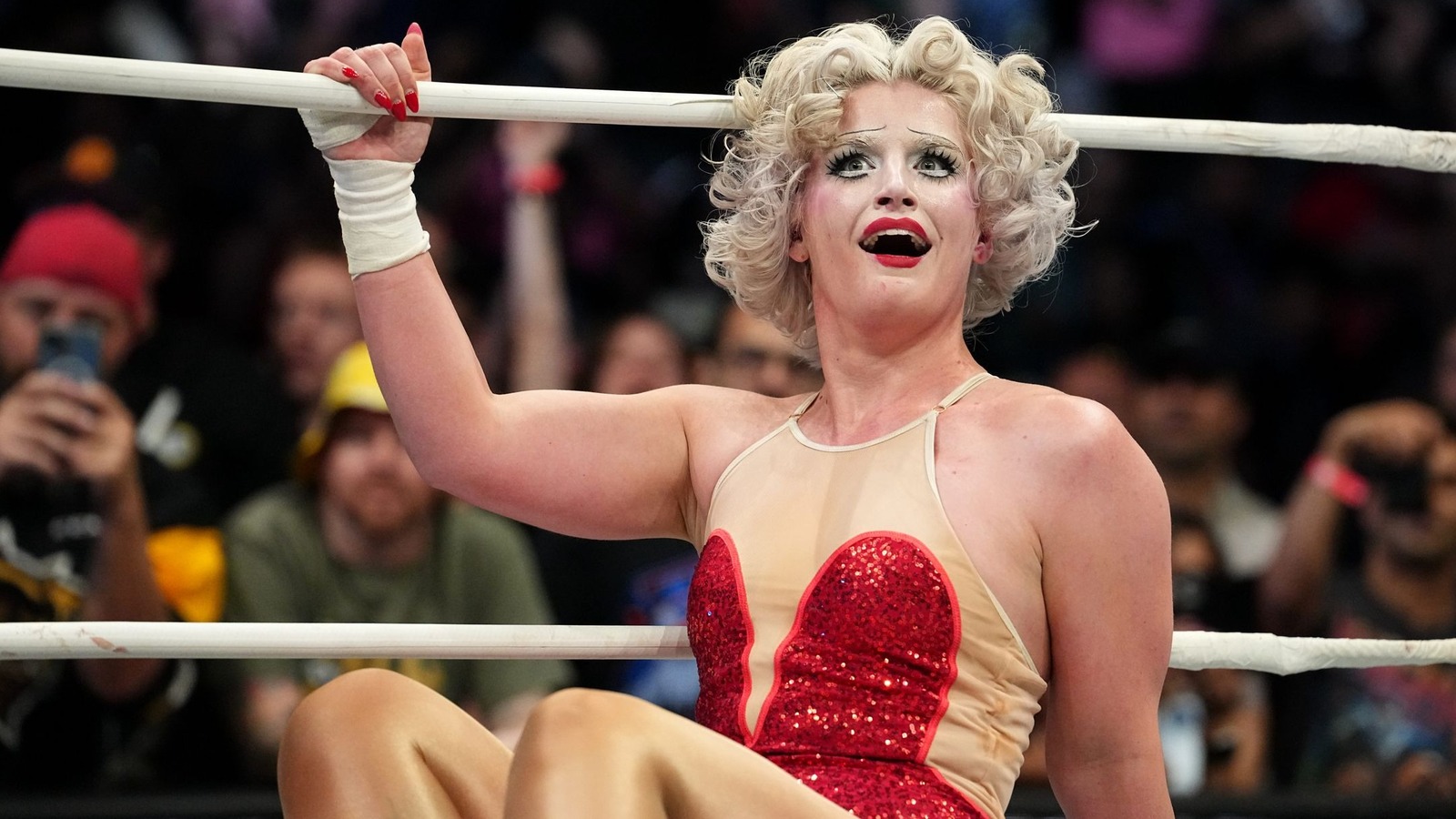 Toni Storm lanza a Gauntlet a un AEW Women's World Champion