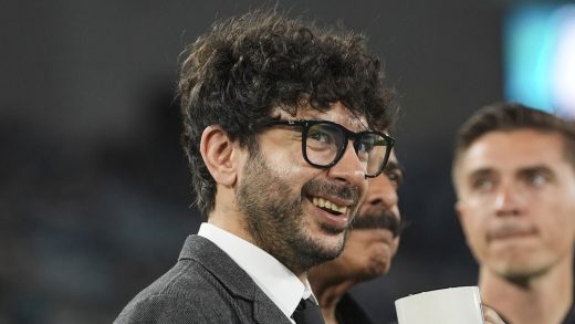 Tony Khan anuncia una lucha de parejas femenina de cuatro equipos con grandes apuestas para AEW Dynamite