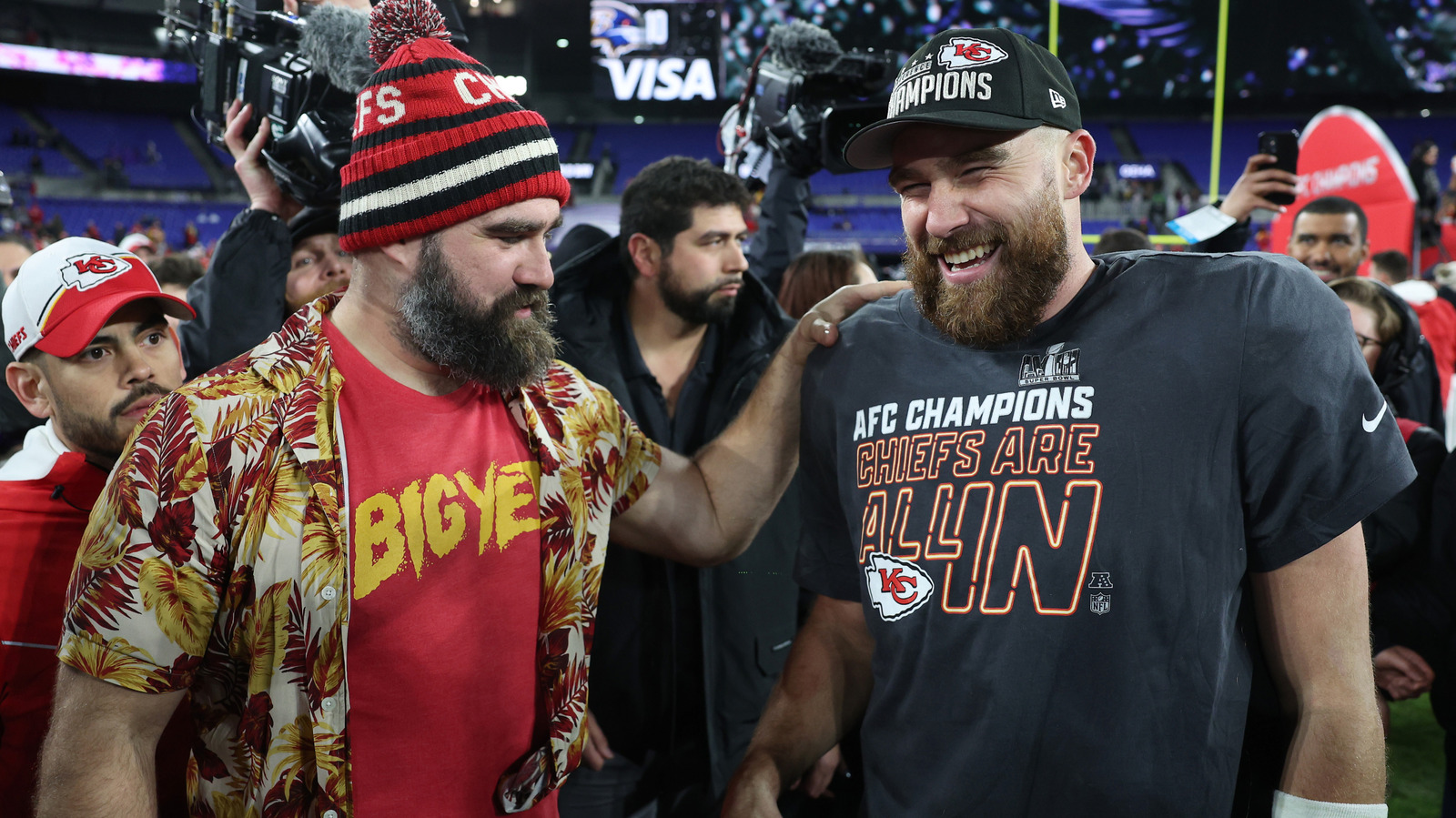 Travis Kelce de la NFL dice que tiene aspiraciones en la WWE, su hermano Jason reflexiona sobre WrestleMania