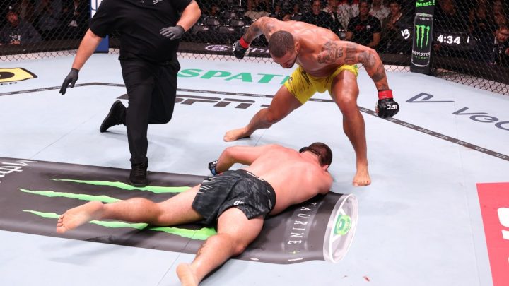 Video de UFC Rio: Vitor Petrino derrota a Thomas Peterson para nocaut en la cara