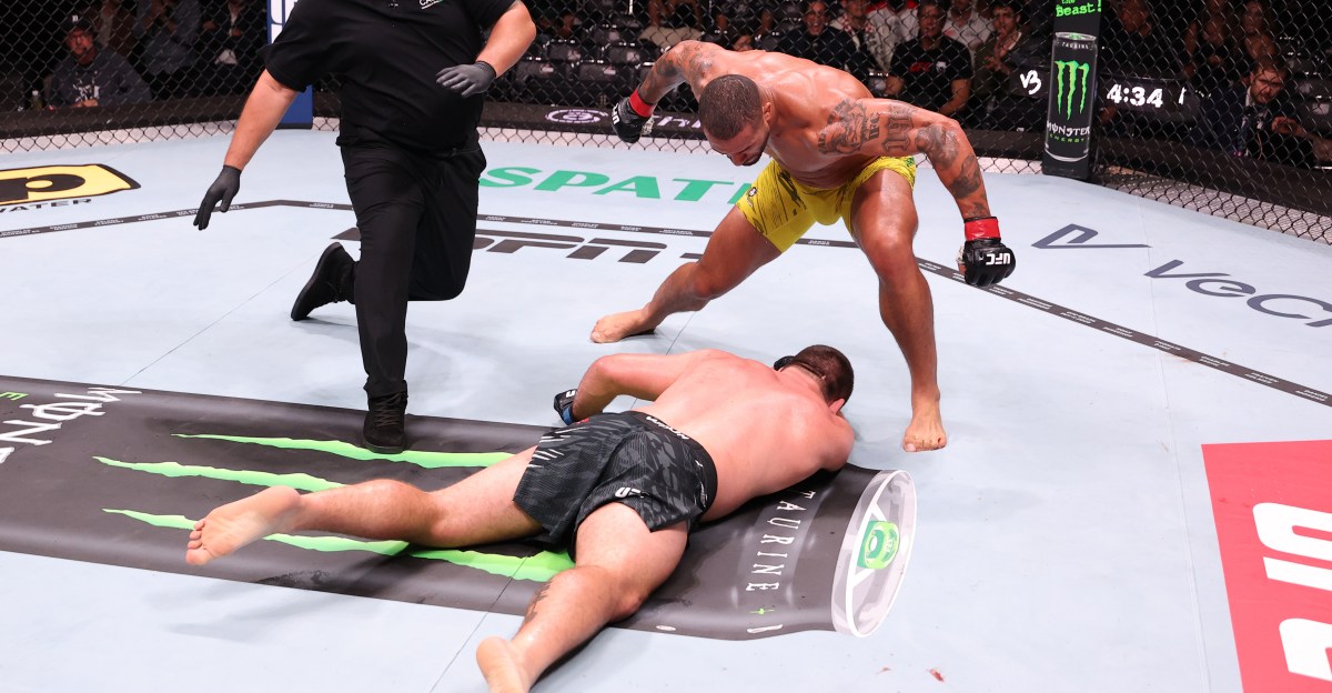 Video de UFC Rio: Vitor Petrino derrota a Thomas Peterson para nocaut en la cara