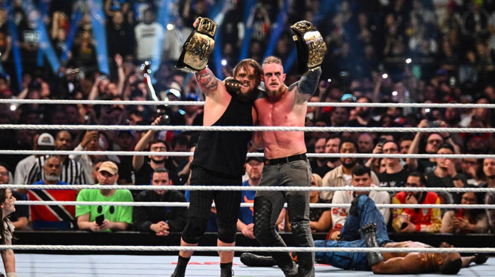 Wyatt Sicks retienen los títulos en parejas de la WWE vs. Las ganancias callejeras, confrontadas por las MFT en SmackDown