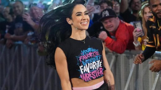 AJ Lee y Becky Lynch completan los equipos femeninos de WarGames, Flair se reincorpora a WWE SmackDown