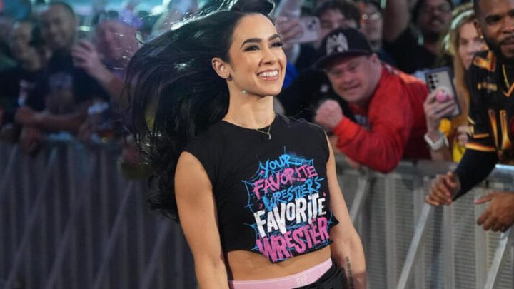 AJ Lee y Becky Lynch completan los equipos femeninos de WarGames, Flair se reincorpora a WWE SmackDown