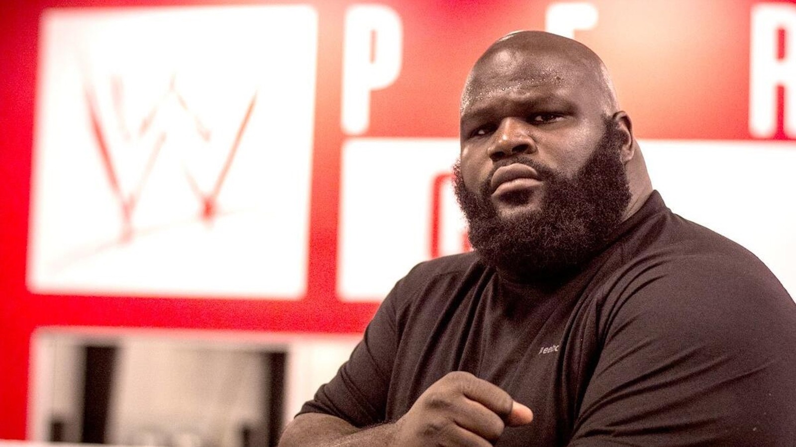 Dos estrellas de la WWE Attitude Era podrían hacer o deshacer los cheques de pago de Mark Henry