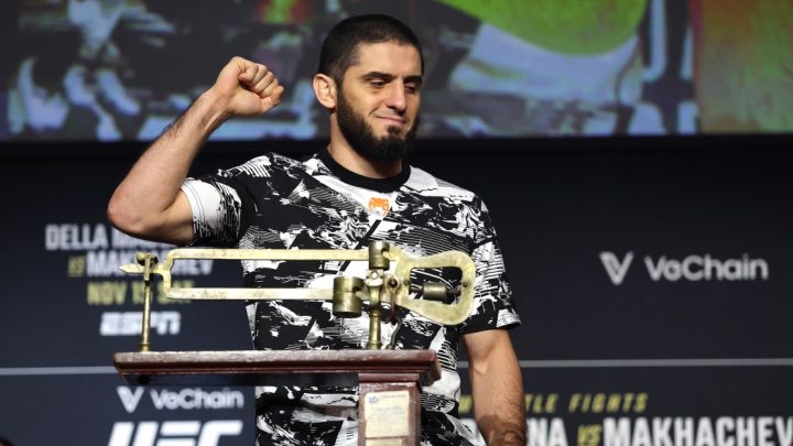 Islam Makhachev ganó casi 20 libras después del pesaje de UFC 322