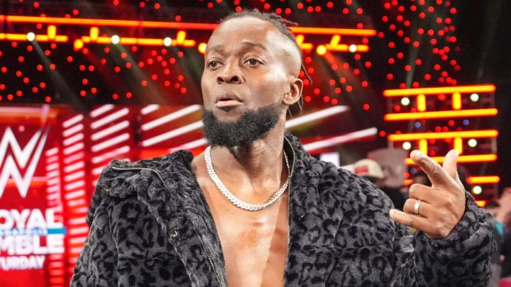 Kofi Kingston reflexiona sobre los cambios en el vestuario de la WWE en comparación con décadas pasadas