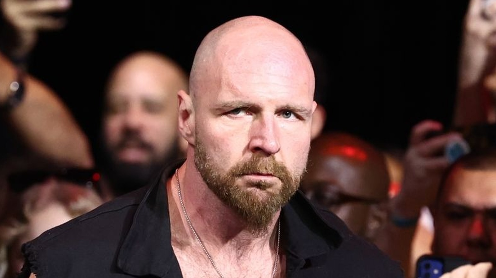 Kyle Fletcher identifica a Jon Moxley y otra estrella de AEW como líderes detrás del escenario