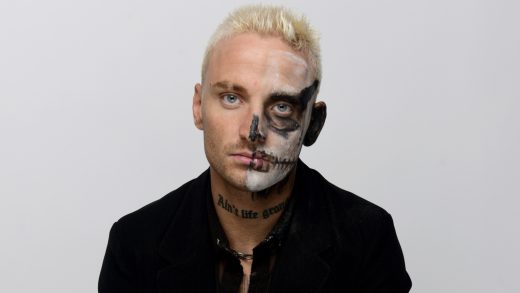 La estrella de AEW, Darby Allin, detalla la primera reacción al escalar el Monte Everest