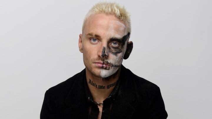 La estrella de AEW, Darby Allin, detalla la primera reacción al escalar el Monte Everest