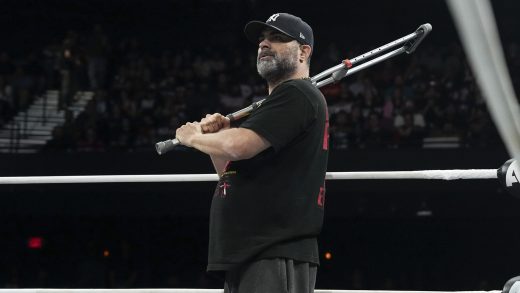 La estrella de AEW Eddie Kingston explica por qué le cuesta dar consejos detrás del escenario
