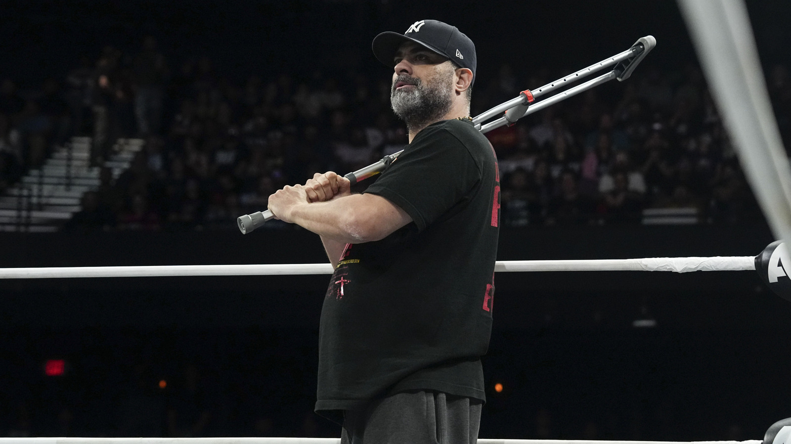 La estrella de AEW Eddie Kingston explica por qué le cuesta dar consejos detrás del escenario
