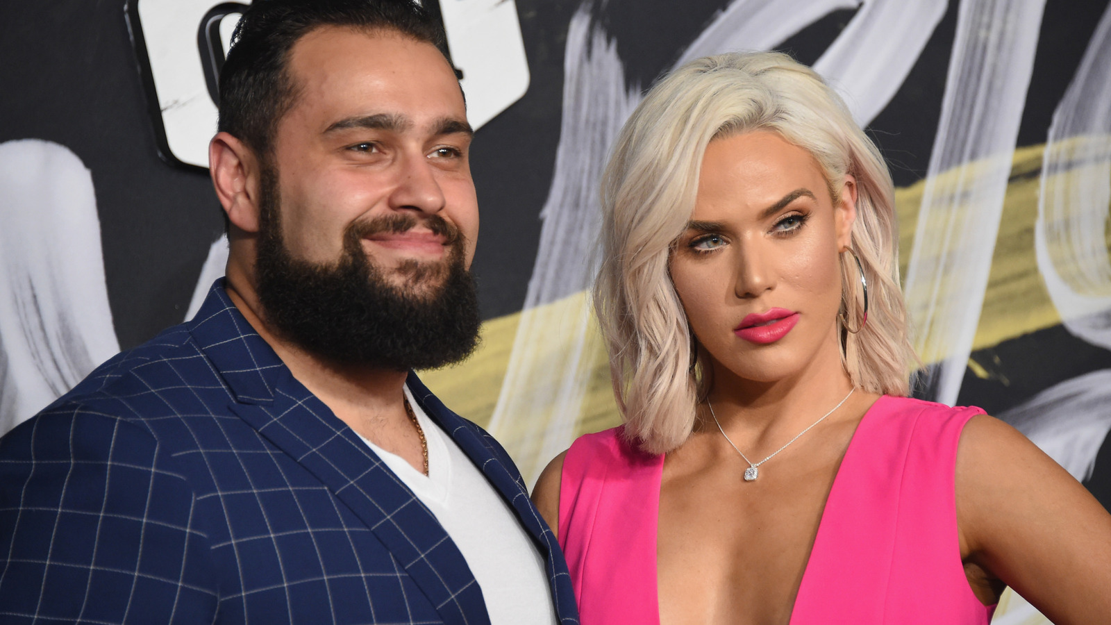 La estrella de la WWE Rusev y su esposa CJ Perry revelan lo cerca que estuvieron de divorciarse