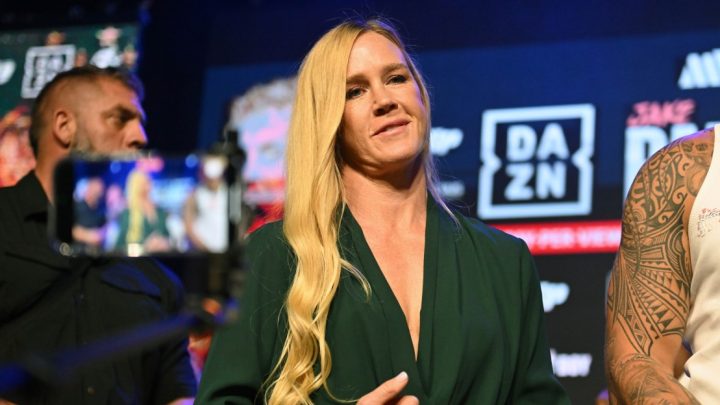 La ex campeona de UFC Holly Holm competirá por el título de peso ligero de la AMB