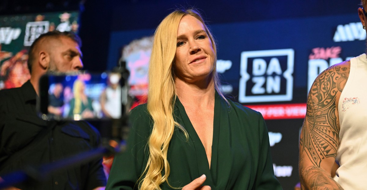 La ex campeona de UFC Holly Holm competirá por el título de peso ligero de la AMB