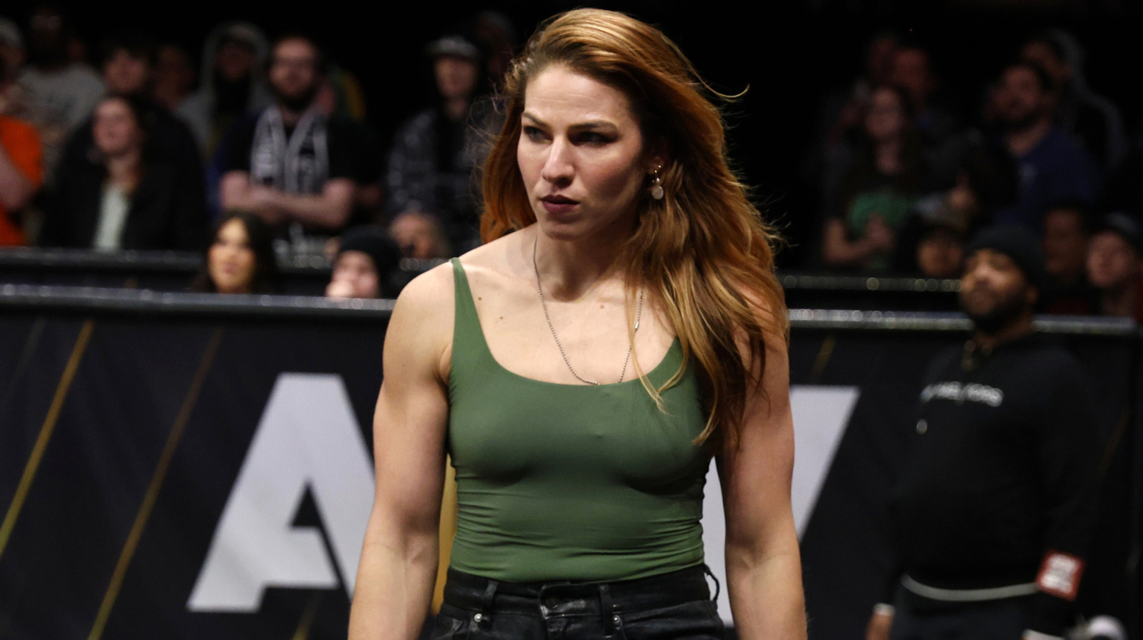 Marina Shafir obtiene una victoria histórica en el primer combate femenino de AEW Blood & Guts