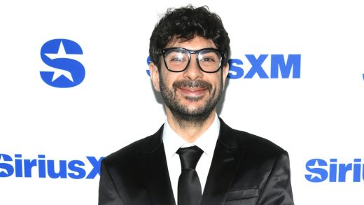 Tony Khan defiende el recuento de campeonatos de AEW con el argumento de que más televisión necesita más apuestas
