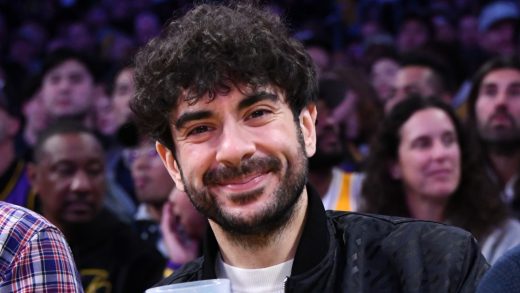 Tony Khan se dirige a la NWA usando el nombre 'Shockwave' registrado por AEW