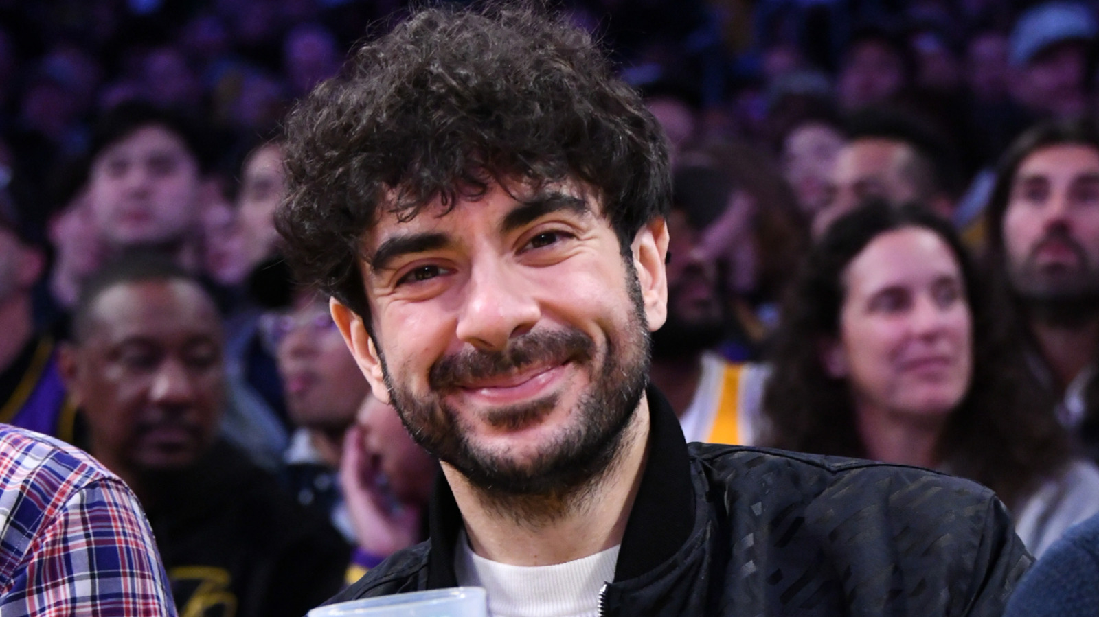 Tony Khan se dirige a la NWA usando el nombre 'Shockwave' registrado por AEW