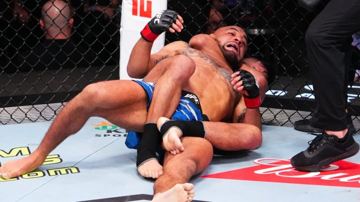 Video de UFC Fight Night: Daniel Marcos pone a dormir a Miles Johns con una sumisión de estrangulamiento hermético