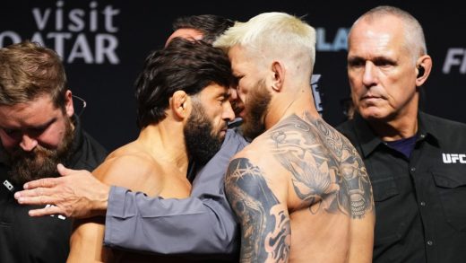 Video de UFC Qatar: Arman Tsarukyan golpea con la cabeza a Dan Hooker en el enfrentamiento de pesaje