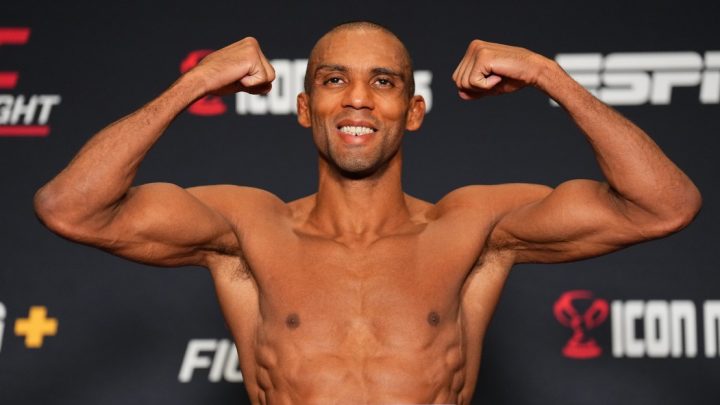 Edson Barboza de UFC 323 no se arrepiente del cambio de peso pluma, pero "miro hacia atrás y veo lo enfermo que me estaba poniendo"
