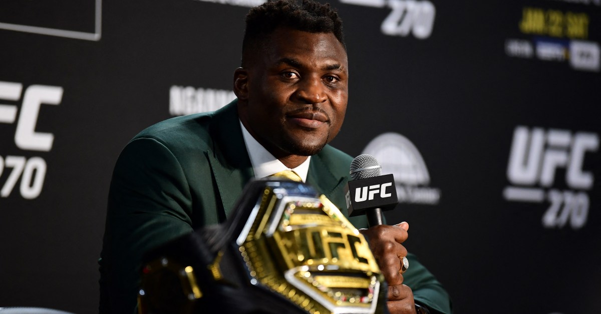 Matt Brown no cree que Francis Ngannou se arrepienta de haber dejado UFC: 'En términos de peleas de premios... obtuvo el puto premio'