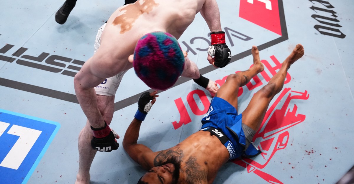 Melquizael Costa predijo el nocaut con patada a la cabeza en UFC Vegas 112, no fue necesario el siguiente golpe porque 'su alma ya estaba fuera de su cuerpo'