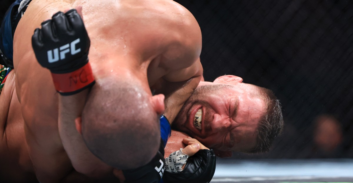 Dricus Du Plessis 'aburrido' en el enfrentamiento por el título de UFC contra Khamzat Chimaev en UFC 319