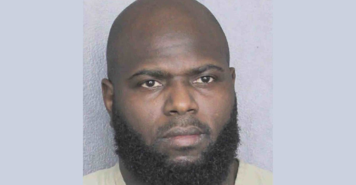 El ex peleador de UFC Jairzinho Rozenstruik arrestado por delito grave de encarcelamiento falso