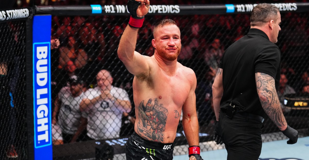 Mike Perry, intrigado por el enfrentamiento a puño limpio con Justin Gaethje después de la victoria en UFC 324, bromea: "No quiero molestar a la gente pequeña"