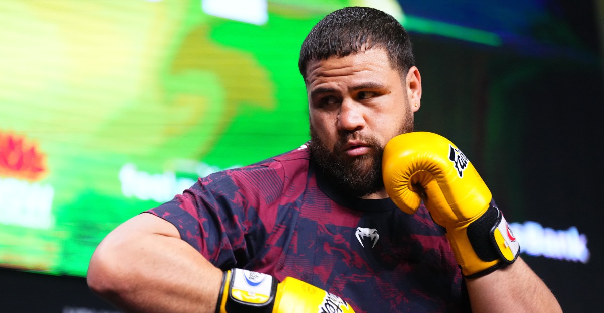 Tai Tuivasa bromea que fue difícil prepararse para el regreso de UFC 325 porque estaba "gordo como una mierda"