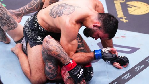 Video de UFC 325: Benoit Saint Denis ataca a Dan Hooker con un suelo feroz y golpea para finalizar el segundo asalto