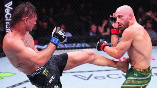 'Parece que nos rompimos ambos pies': Diego Lopes llevado al hospital para recibir tratamiento después de la derrota en UFC 325
