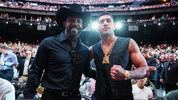 Alex Pereira reacciona al diagnóstico de 'artritis severa' de Jon Jones y analiza las opciones para la próxima pelea de UFC