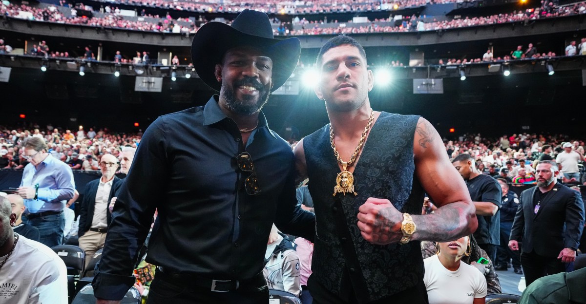 Alex Pereira reacciona al diagnóstico de 'artritis severa' de Jon Jones y analiza las opciones para la próxima pelea de UFC