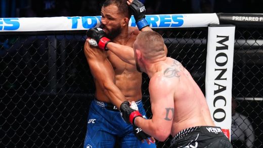 Dustin Jacoby revela que pudo haber sufrido una lesión después de que el árbitro no pudo detener la pelea en UFC Vegas 113