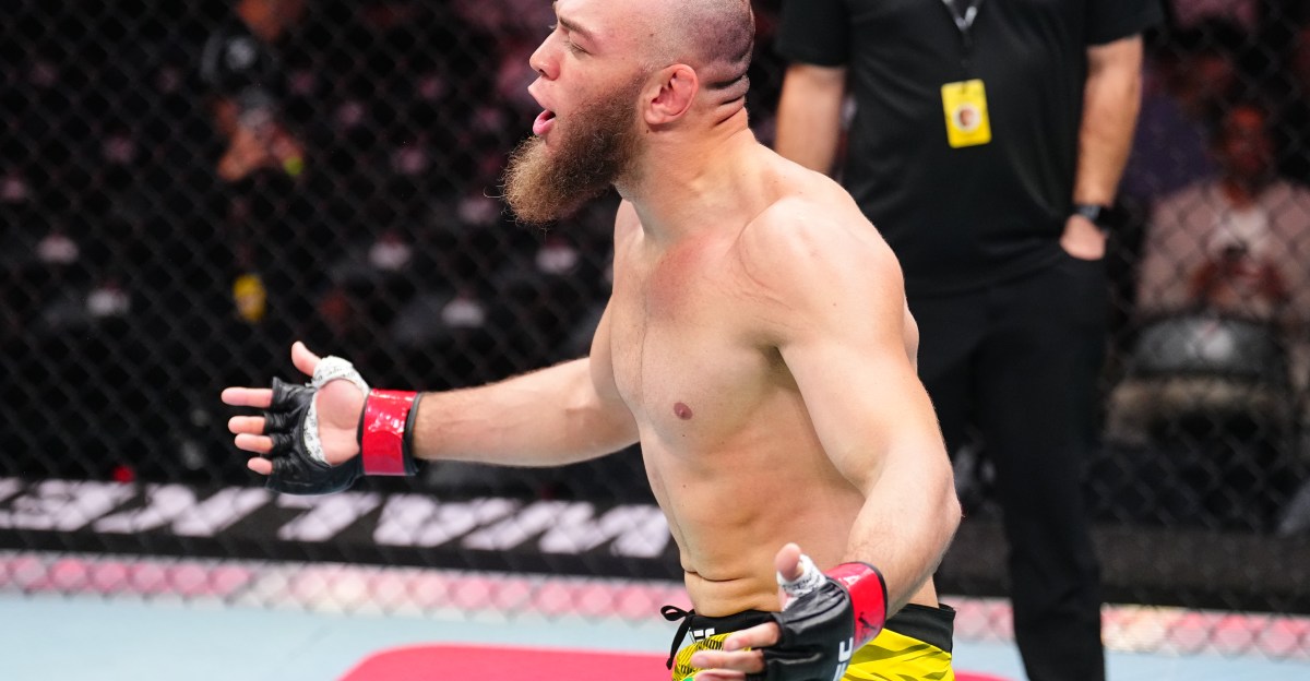 Valter Walker: La pierna todavía "no se ha recuperado al 100 por ciento" de la fractura, pero "debería" curarse a tiempo para UFC Seattle